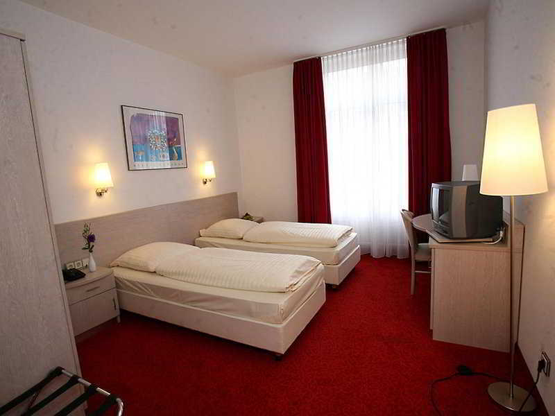Hotel Topas Frankfurt City Франкфурт-на-Майне Экстерьер фото
