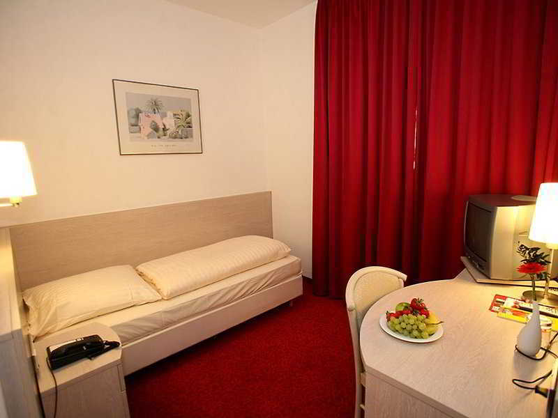 Hotel Topas Frankfurt City Франкфурт-на-Майне Экстерьер фото