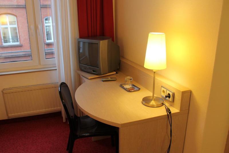 Hotel Topas Frankfurt City Франкфурт-на-Майне Экстерьер фото