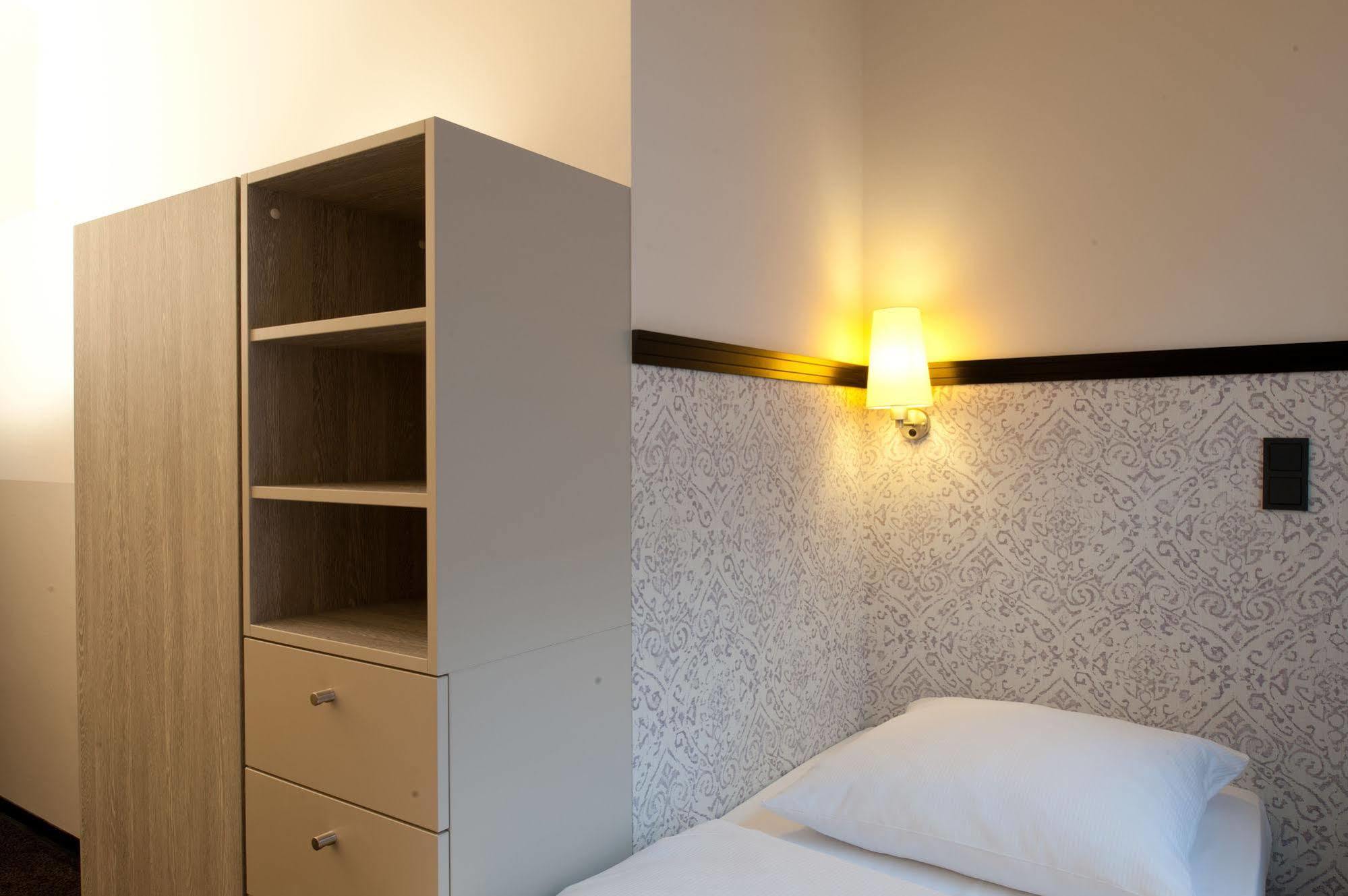 Hotel Topas Frankfurt City Франкфурт-на-Майне Экстерьер фото