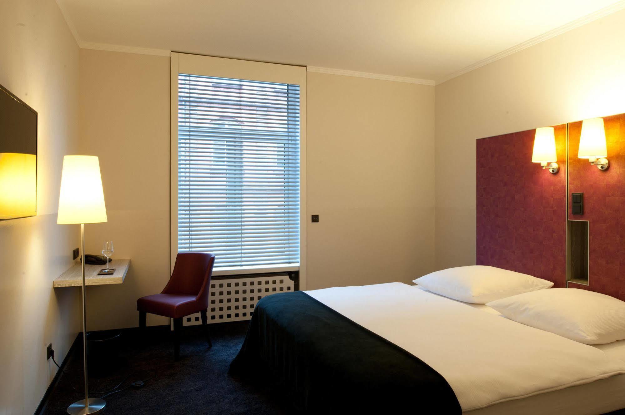 Hotel Topas Frankfurt City Франкфурт-на-Майне Экстерьер фото